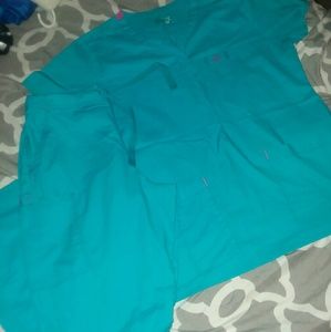 Wonder Wink scrub set